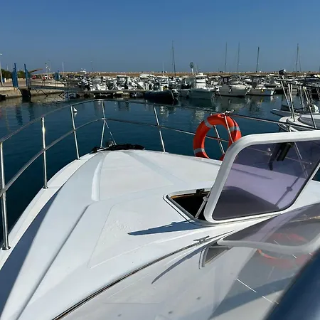 Bådhotel Clarissa 5 Stelle Brindisi